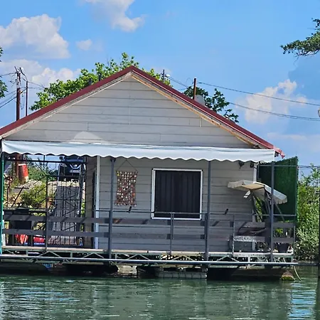 Splav House On The River Botel